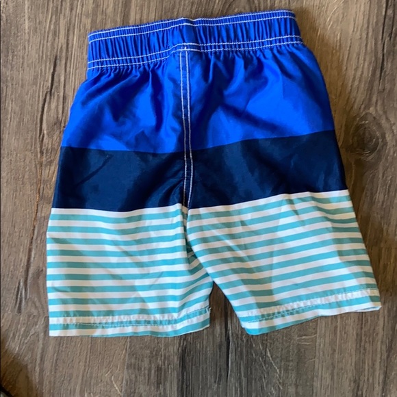 3 boys bathing suits - Picture 3 of 7